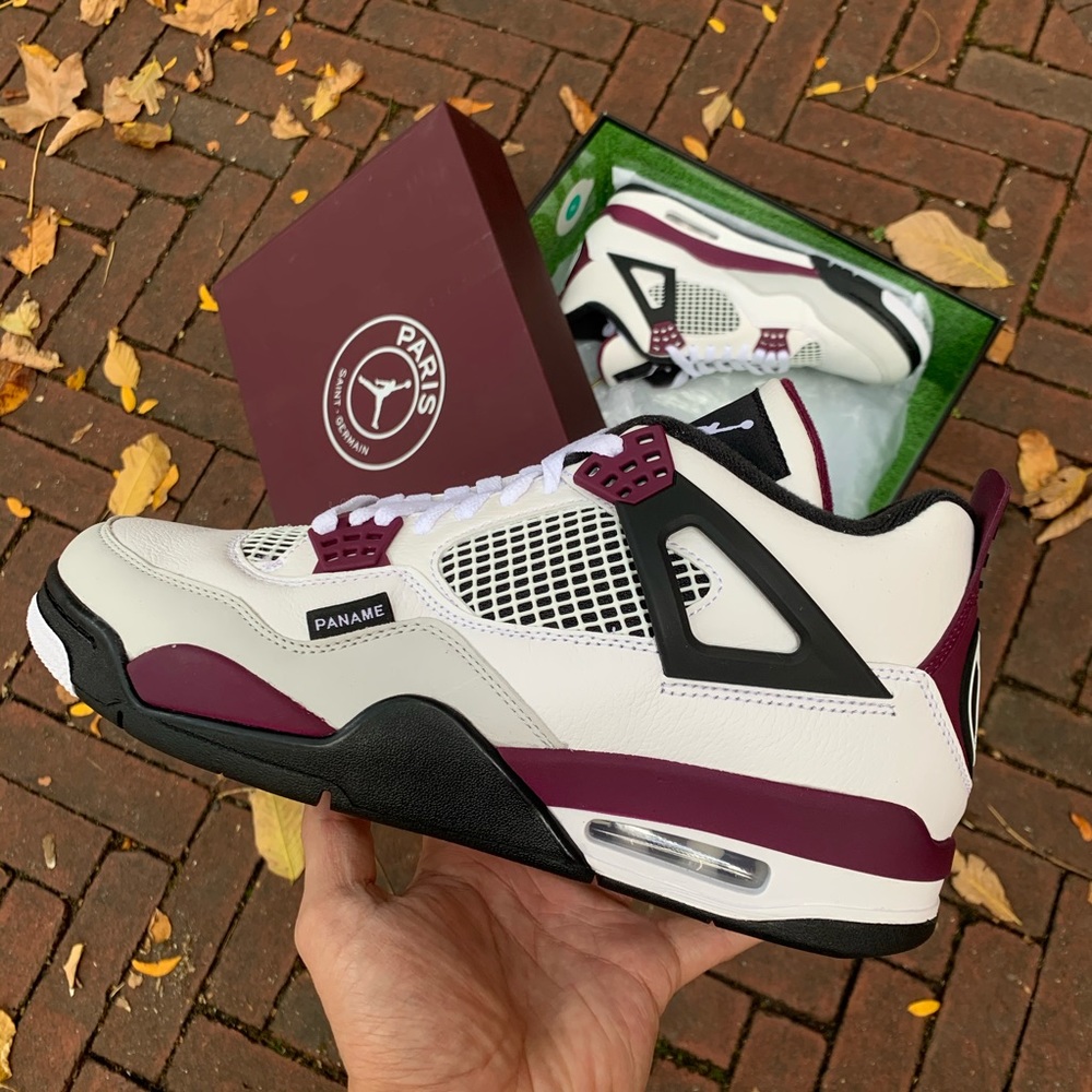 PSG JORDAN 4 size 10 men’s